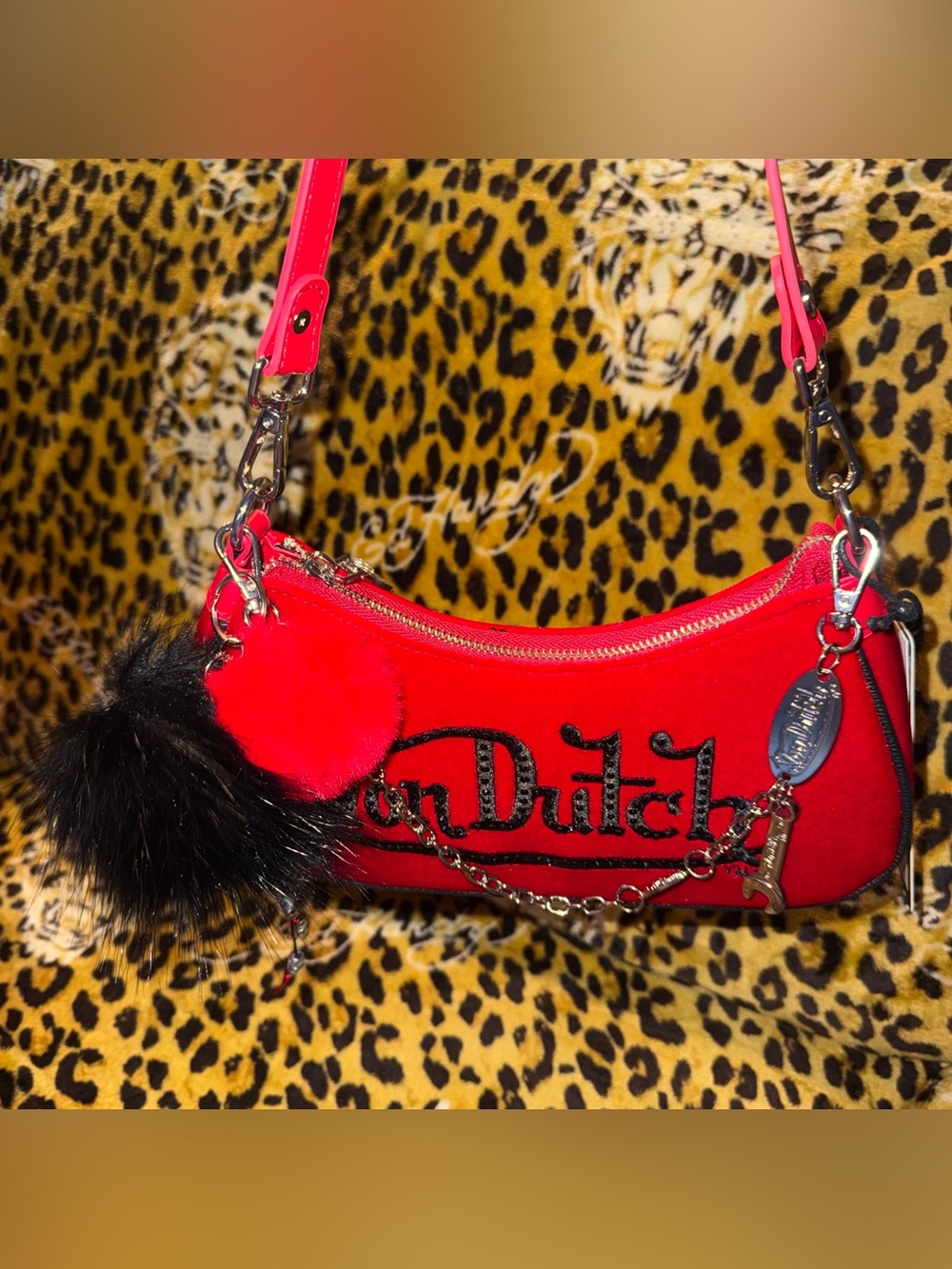 ❤️ NWT Von Dutch Red & Black Rhinestone Velvet Shoulder Bag W Chain Bag Charm ❤️